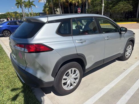 Used 2022 Toyota Corolla Cross L FWD image 11