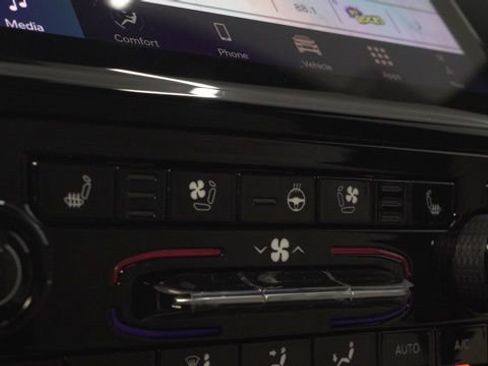 New 2025 Jeep Grand Cherokee L Limited w/ Luxury Tech Group II image 38