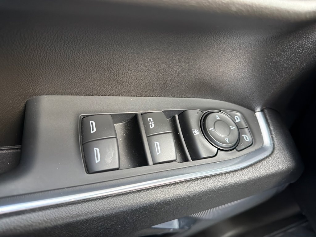 Used 2024 Chevrolet Silverado 1500 LT AWD/4WD image 33