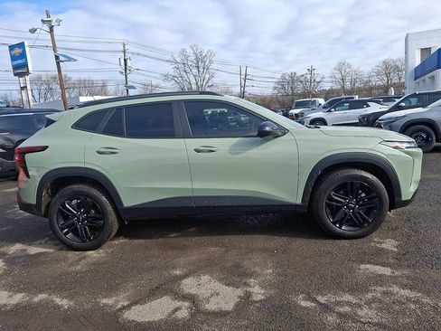 Used 2025 Chevrolet Trax ACTIV w/ Driver Confidence Package image 9