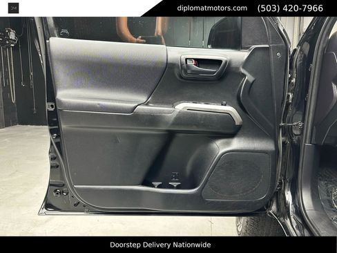 Used 2021 Toyota Tacoma SR5 w/ Trail Edition image 35