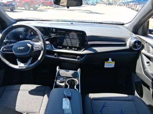 New 2026 Chevrolet Equinox LT w/ LPO, Floor Liner Package FWD image 10