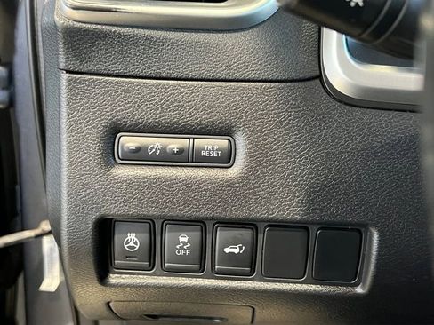 Used 2018 Nissan Murano SV AWD/4WD image 18