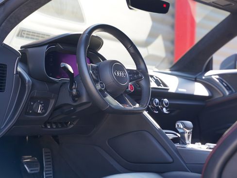 Used 2021 Audi R8 V10 image 4