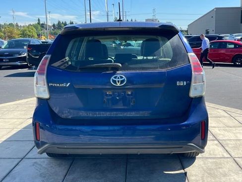 Used 2016 Toyota Prius V Three FWD image 10