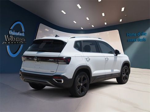 New 2025 Volkswagen Taos SEL image 5