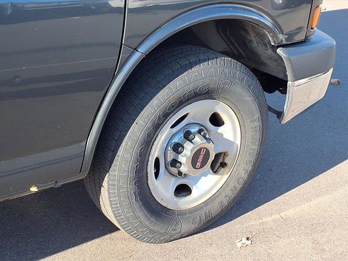 Used 2014 GMC Savana 2500 LT w/ LT Preferred Equipment Group image 26