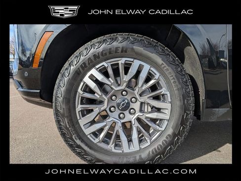 Used 2025 Chevrolet Suburban Z71 w/ Z71 Off-Road Package image 10