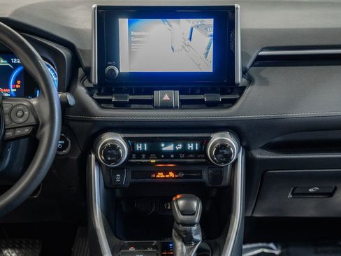 Used 2025 Toyota RAV4 XLE image 19