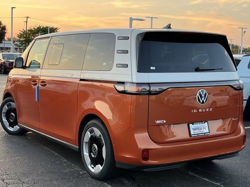 New 2025 Volkswagen ID. Buzz Pro S Plus image 24