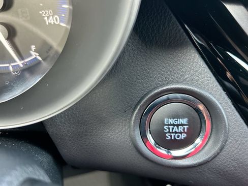 Used 2022 Toyota C-HR XLE FWD image 18
