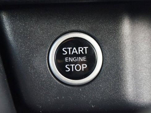 Used 2023 Nissan Rogue SV image 8