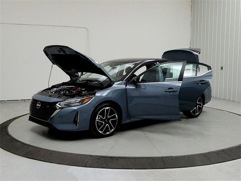 New 2025 Nissan Sentra SR image 11