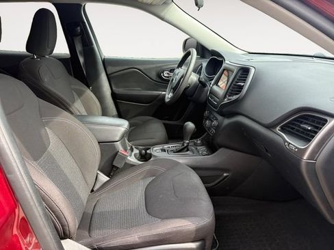 Used 2020 Jeep Cherokee Latitude AWD/4WD image 14