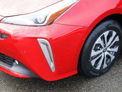 Used 2019 Toyota Prius XLE image 9