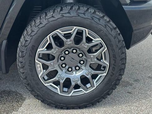 Used 2024 GMC Hummer EV 3X AWD/4WD image 8