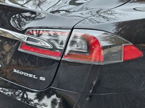 Used 2018 Tesla Model S 100D image 30