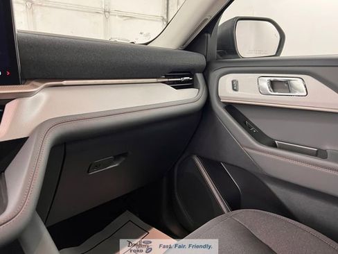 New 2026 Ford Explorer Active AWD/4WD image 39