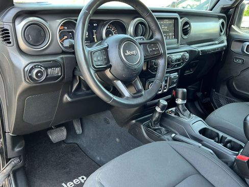 Used 2022 Jeep Wrangler Sport AWD/4WD image 19