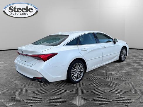 Used 2019 Toyota Avalon Limited FWD image 5