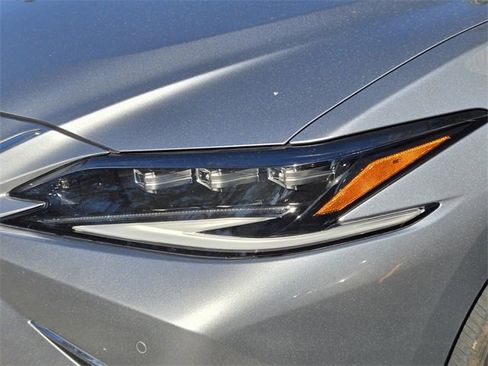 Used 2025 Lexus ES 350 Ultra Luxury image 9