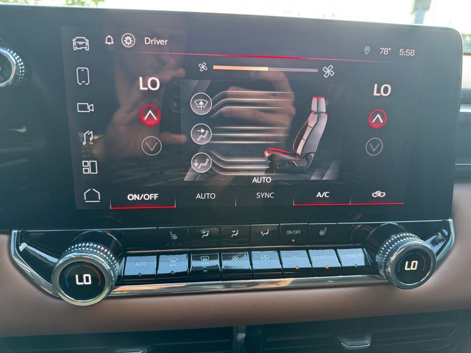 Certified 2024 GMC Canyon AT4 w/ Technology Package AWD/4WD image 22