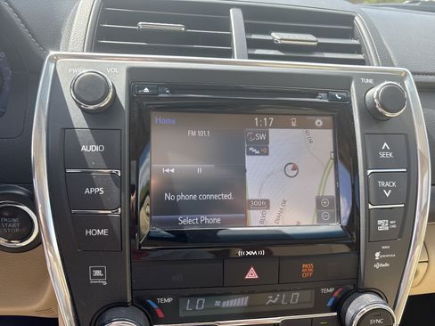 Used 2017 Toyota Camry XLE w/ Moonroof Package image 26