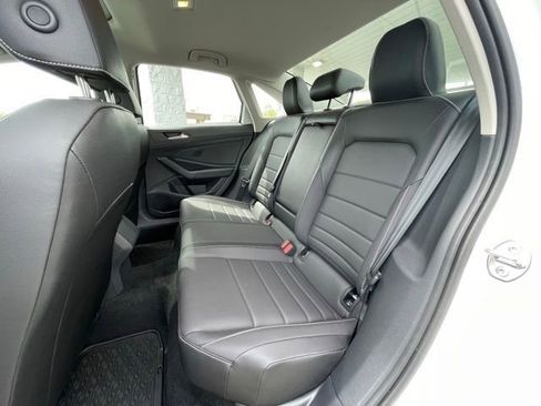 Used 2023 Volkswagen Jetta SE w/ Panoramic Sunroof Package FWD image 25