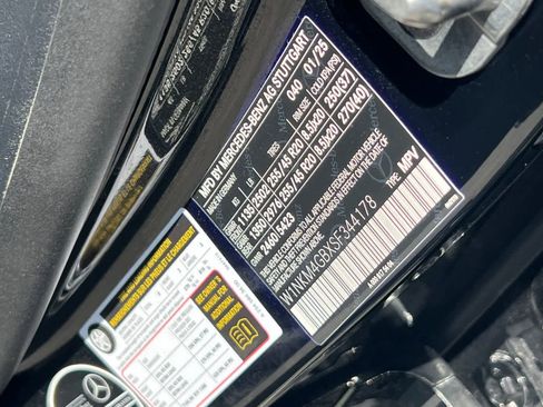 Used 2025 Mercedes-Benz GLC 300 image 38