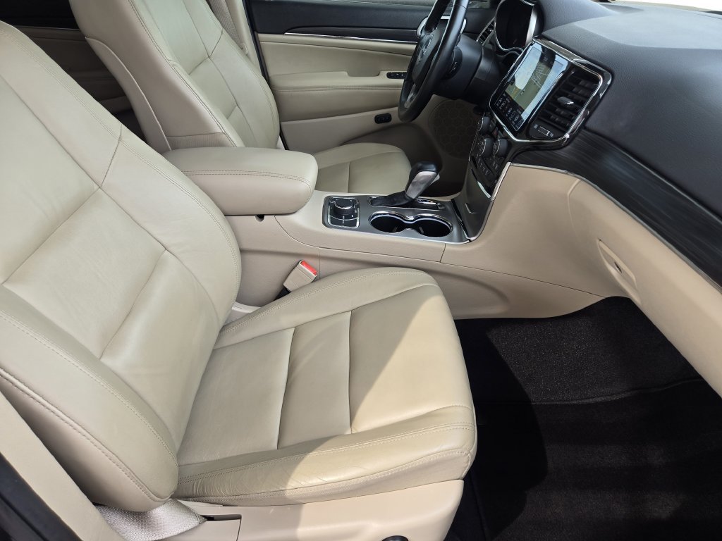 Used 2021 Jeep Grand Cherokee Limited AWD/4WD image 14