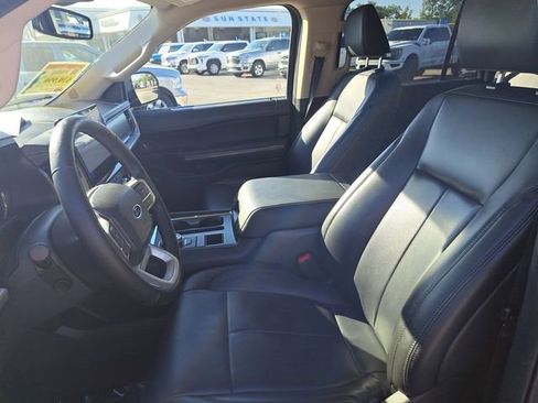 Certified 2022 Ford Expedition XLT image 19