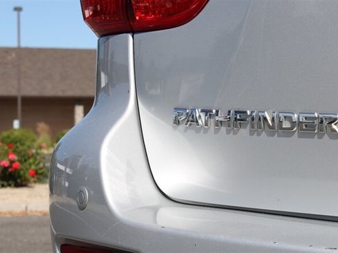 Used 2020 Nissan Pathfinder SL AWD/4WD image 13