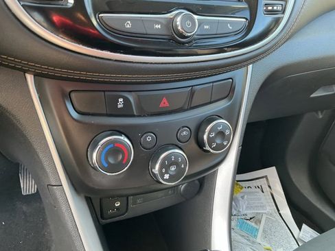 Used 2020 Chevrolet Trax LS image 21