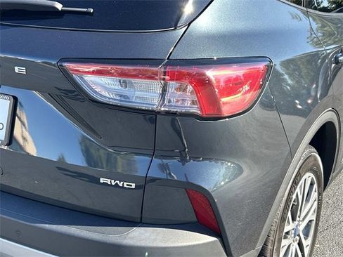 Used 2022 Ford Escape SEL image 11