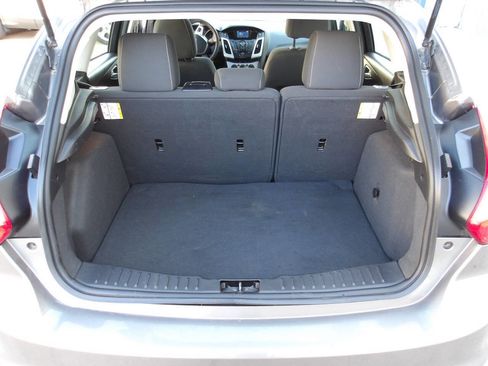 Used 2014 Ford Focus SE w/ SE Winter Package FWD image 33