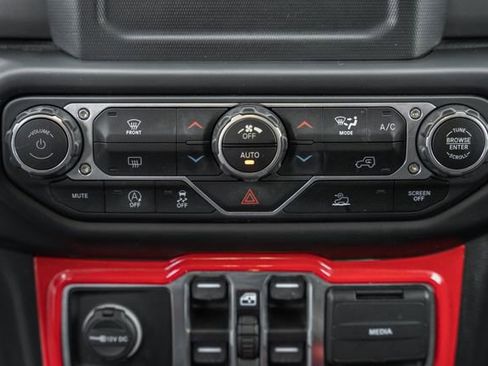 Used 2021 Jeep Wrangler Unlimited Sport AWD/4WD image 12