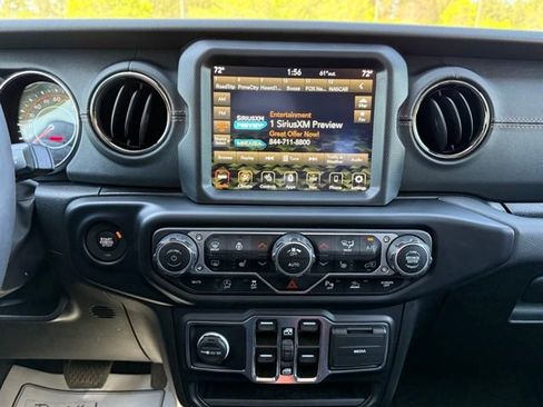 Used 2023 Jeep Gladiator Overland image 18