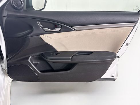 Used 2019 Honda Civic EX image 31