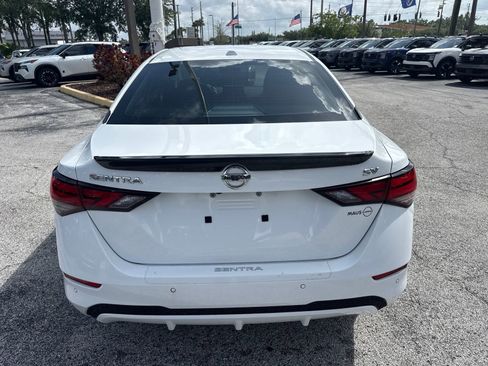 Certified 2022 Nissan Sentra SV FWD image 6