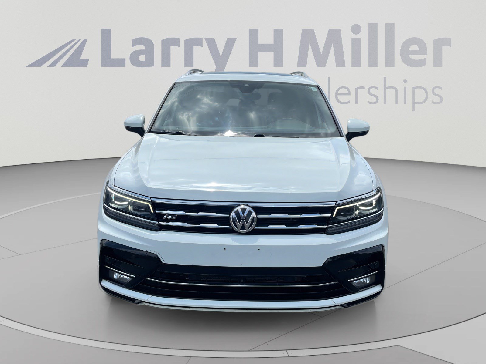 Used 2020 Volkswagen Tiguan SEL Premium R-Line w/ 3rd Row Seat Package AWD/4WD image 8