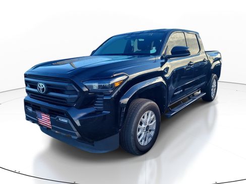 Used 2025 Toyota Tacoma SR5 RWD image 3