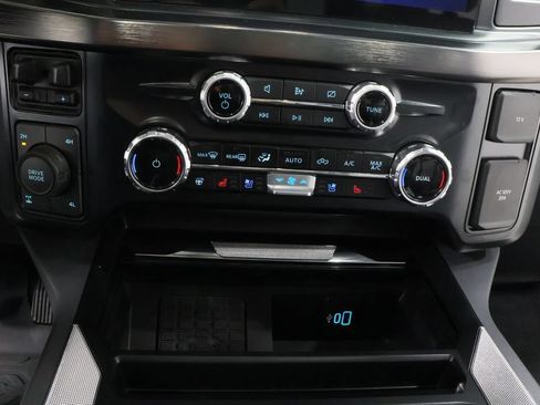 Used 2024 Ford F250 Lariat w/ Lariat Ultimate Package AWD/4WD image 11