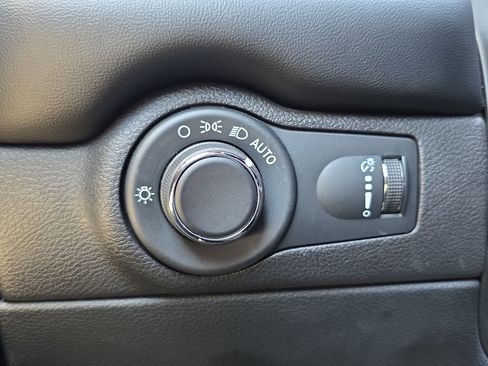 Used 2023 Dodge Durango GT image 30