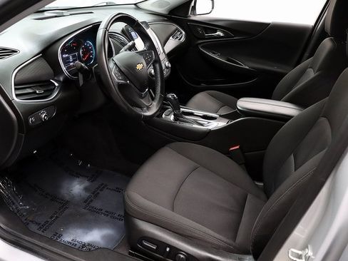 Used 2018 Chevrolet Malibu LT image 10
