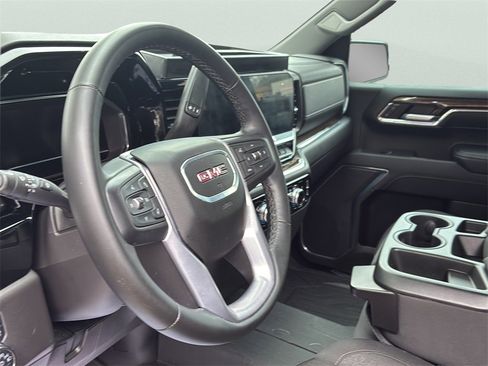 Used 2024 GMC Sierra 1500 Elevation image 24