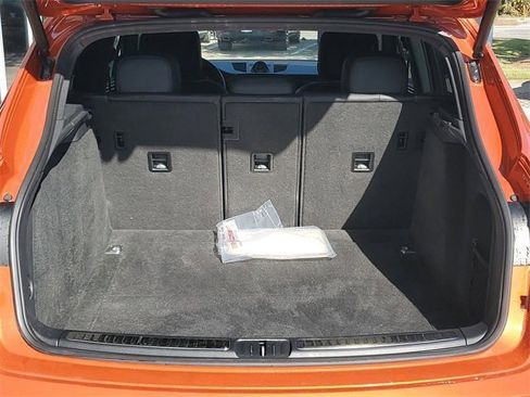 Used 2022 Porsche Macan image 41