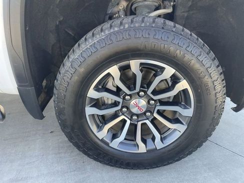 Used 2022 GMC Sierra 1500 AT4 image 32