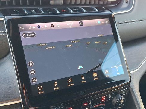 Used 2025 Jeep Grand Cherokee L Limited w/ Black Appearance Package image 17