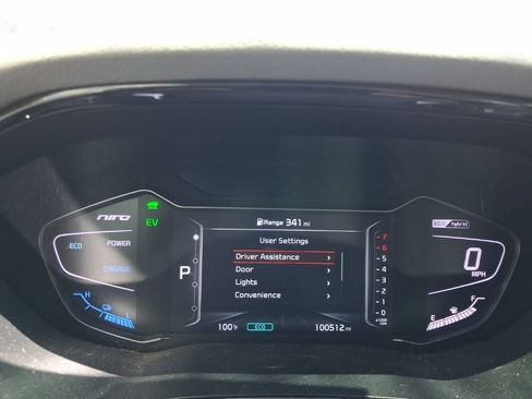 Used 2020 Kia Niro Touring FWD image 29