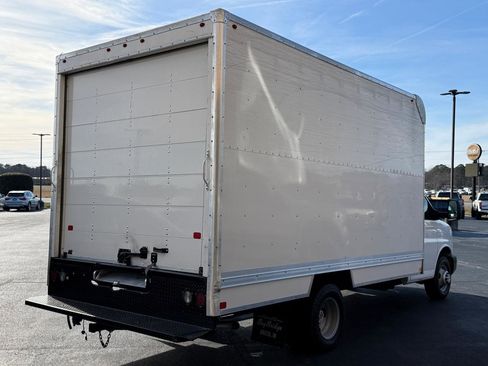 Used 2015 Chevrolet Express 3500 Extended RWD image 4